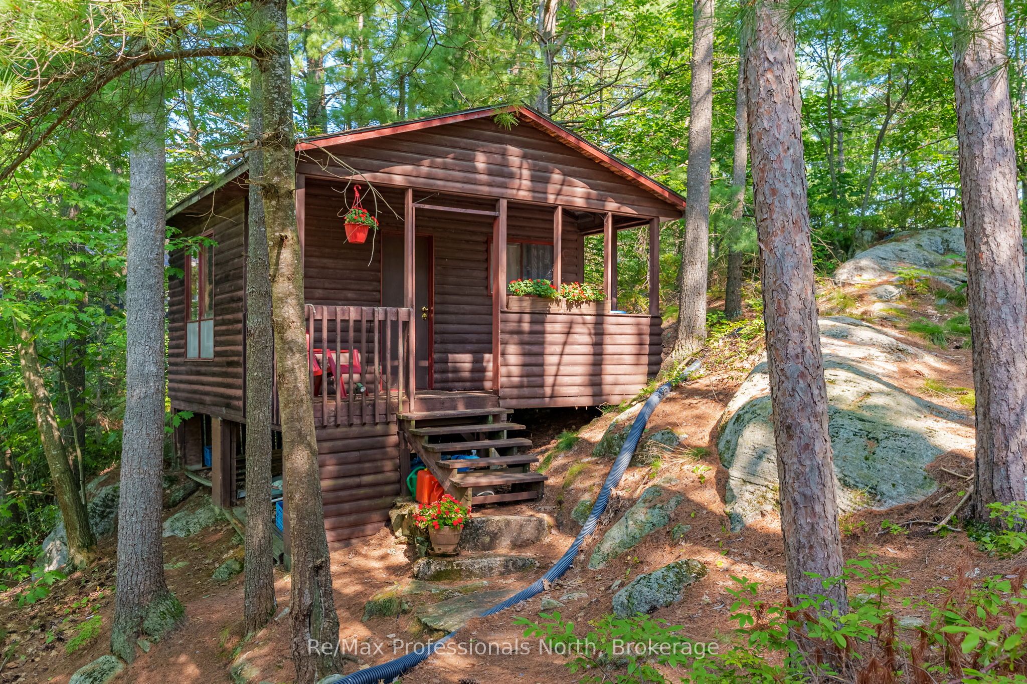 1118 Tomingas Road Property Photo 4