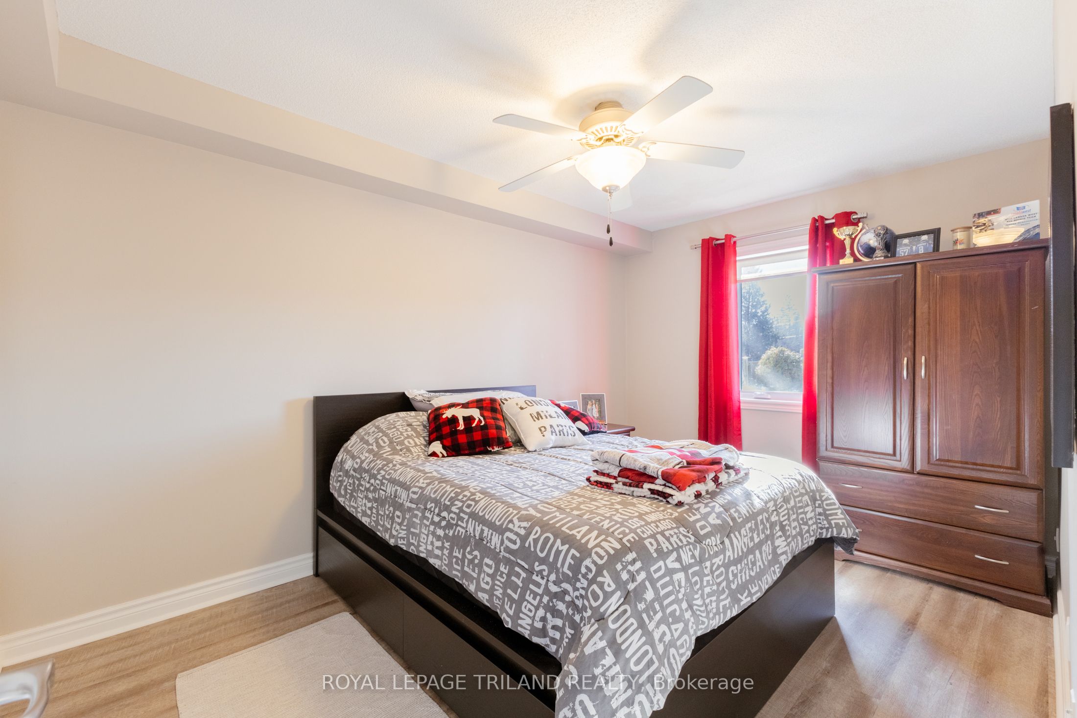 40 Ontario St N Property Photo 28