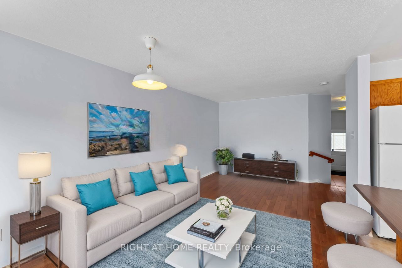 421 Hillsboro Pvt Property Photo 1