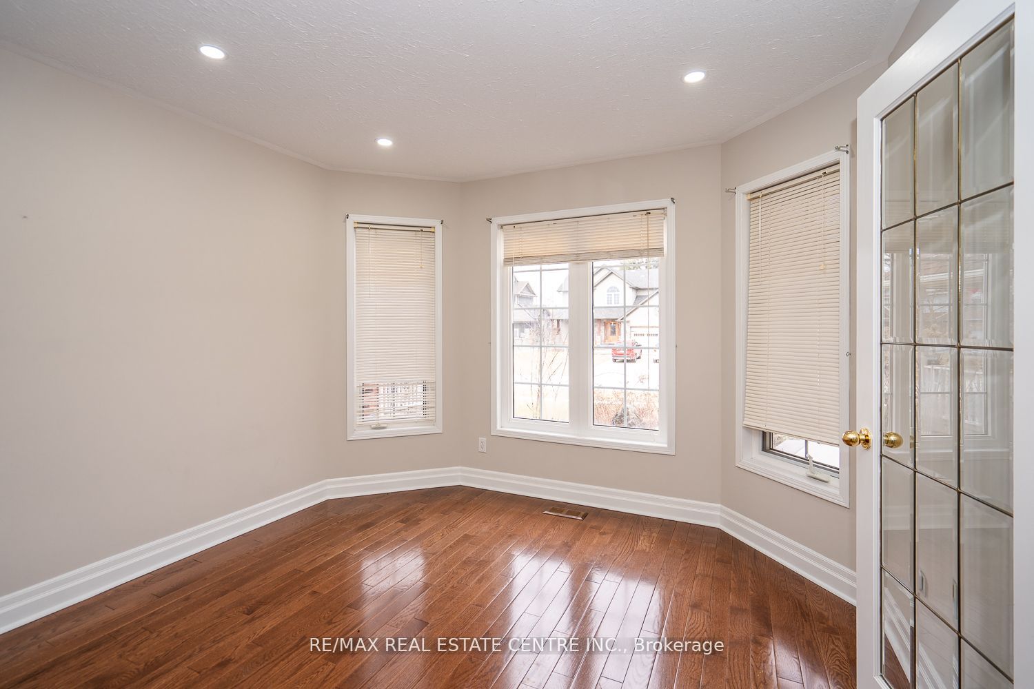 416 Olde Village Lane Property Photo 6