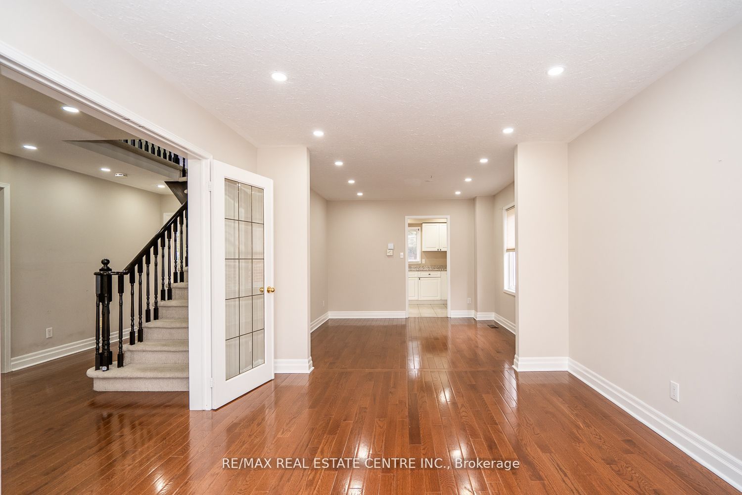 416 Olde Village Lane Property Photo 8
