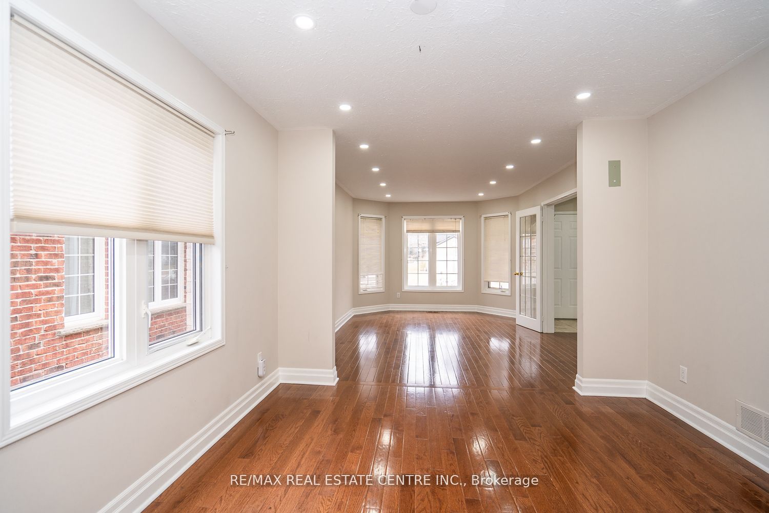 416 Olde Village Lane Property Photo 10