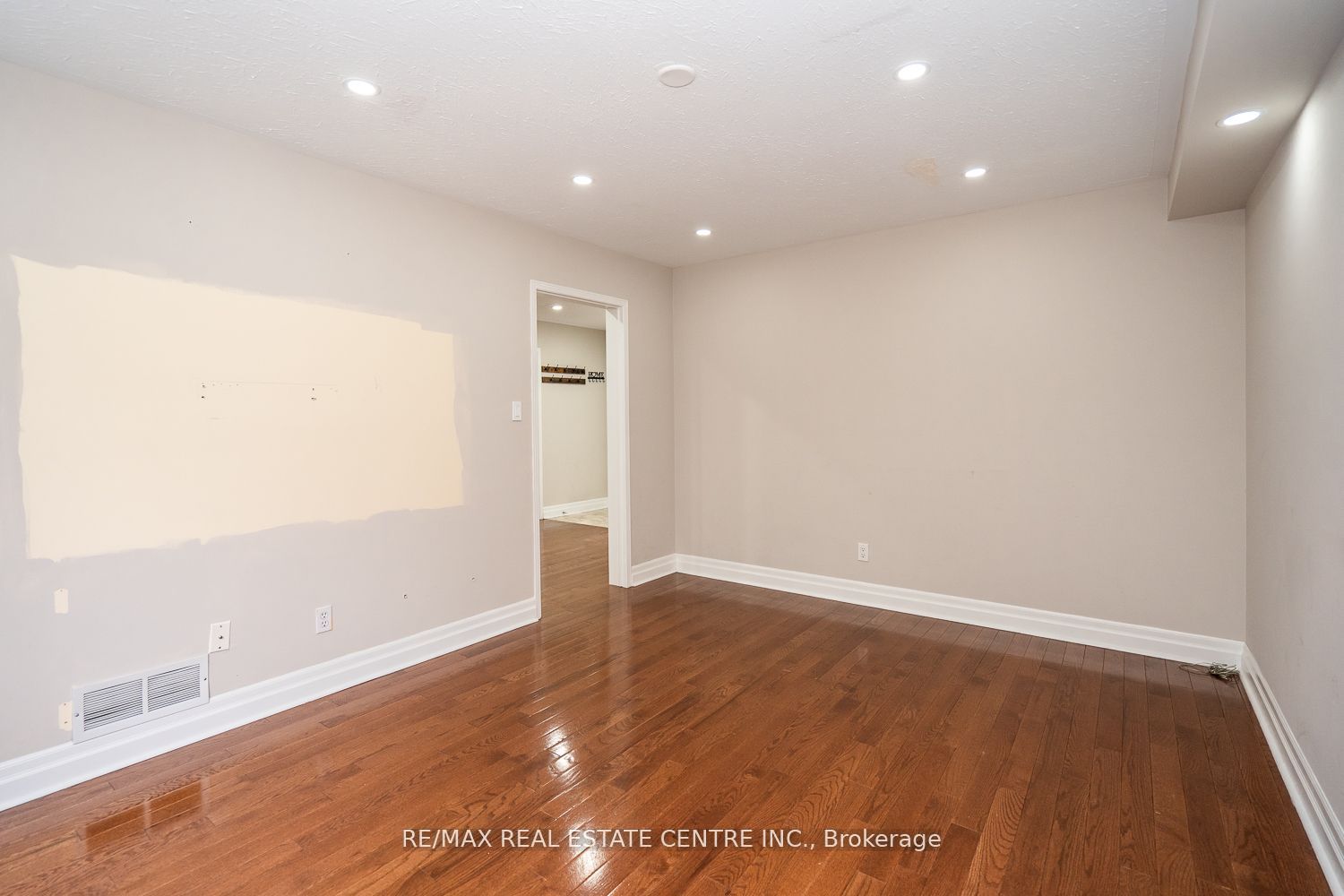 416 Olde Village Lane Property Photo 23