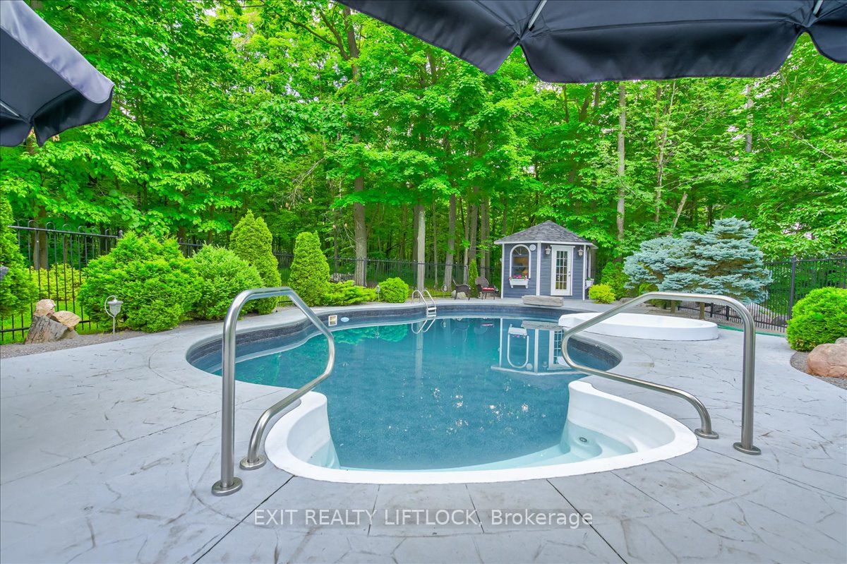 400 5th Line W Property Photo 1