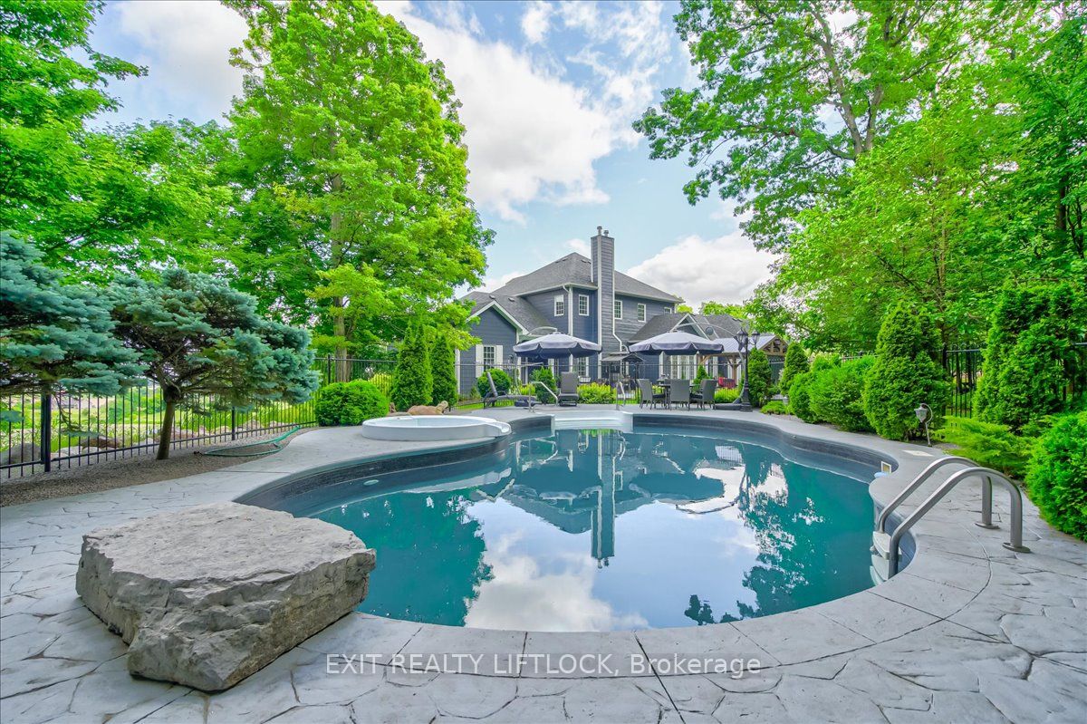 400 5th Line W Property Photo 2