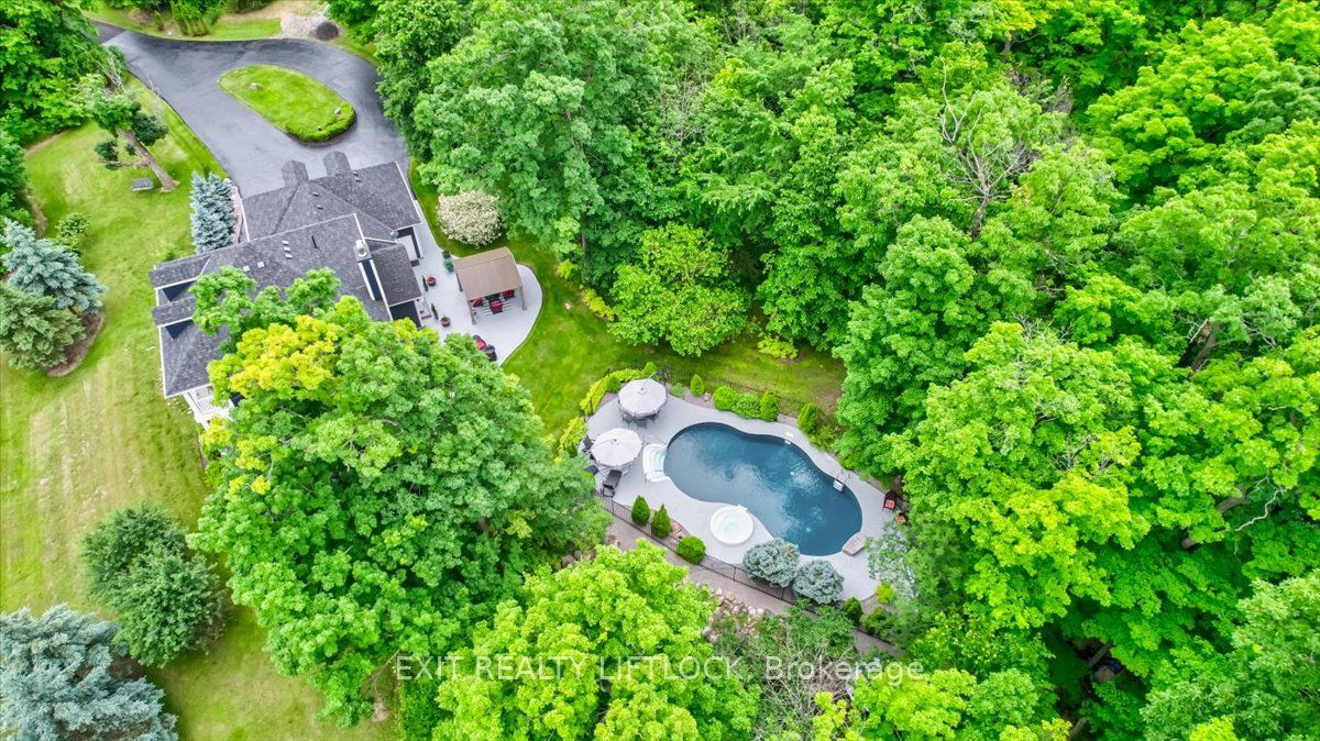 400 5th Line W Property Photo 4