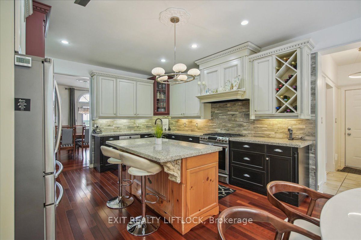 400 5th Line W Property Photo 13