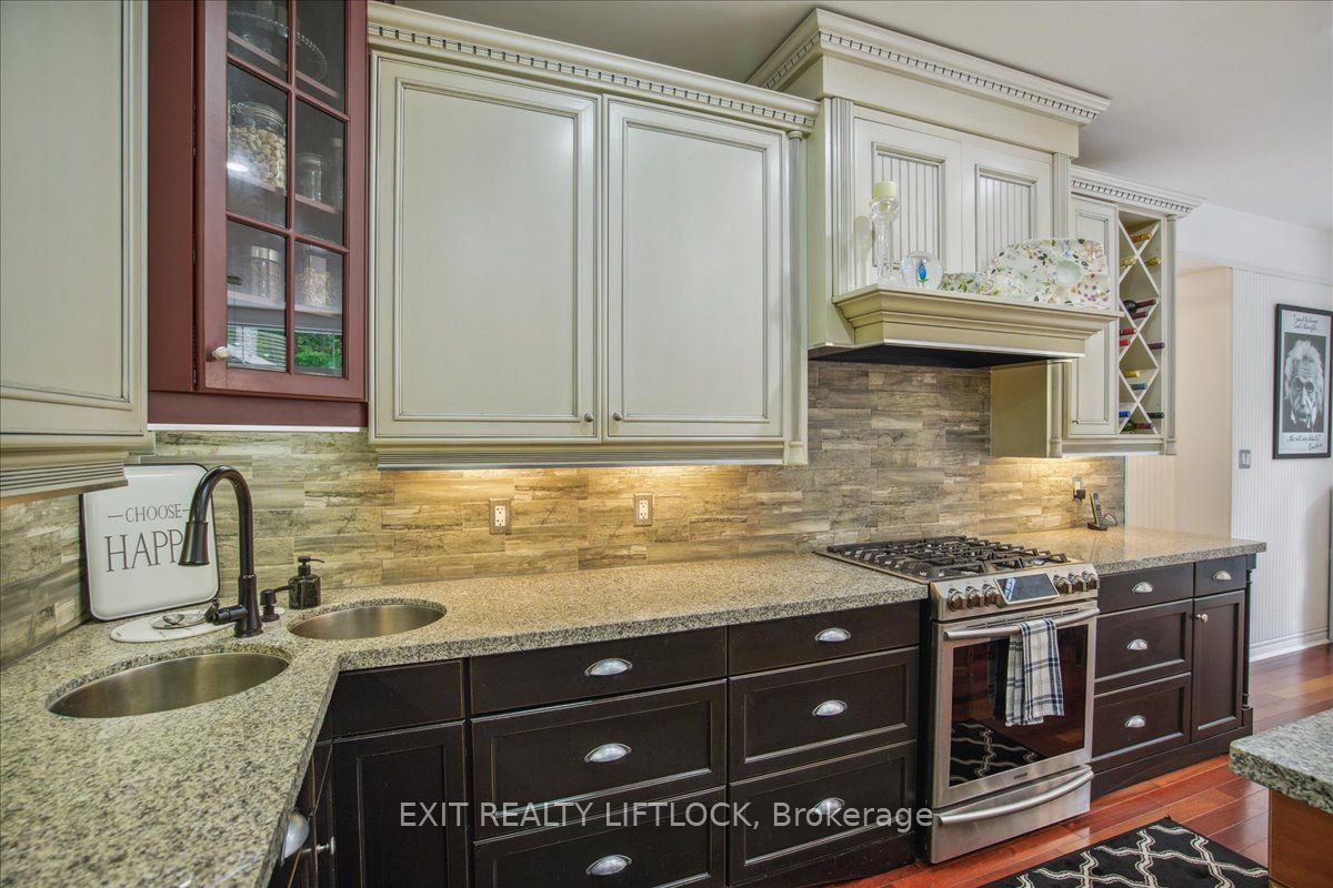 400 5th Line W Property Photo 17