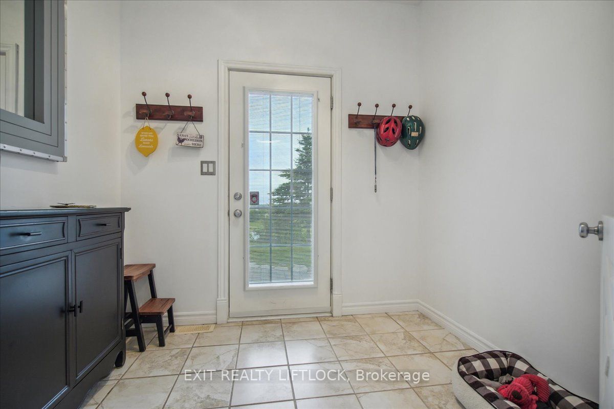 400 5th Line W Property Photo 19