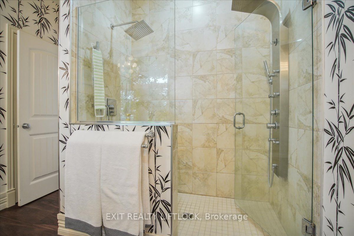 400 5th Line W Property Photo 26