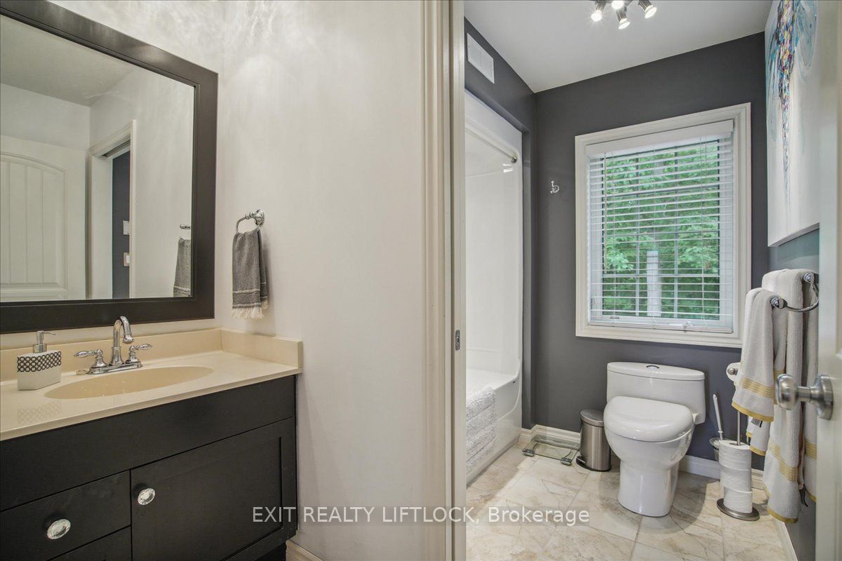 400 5th Line W Property Photo 32