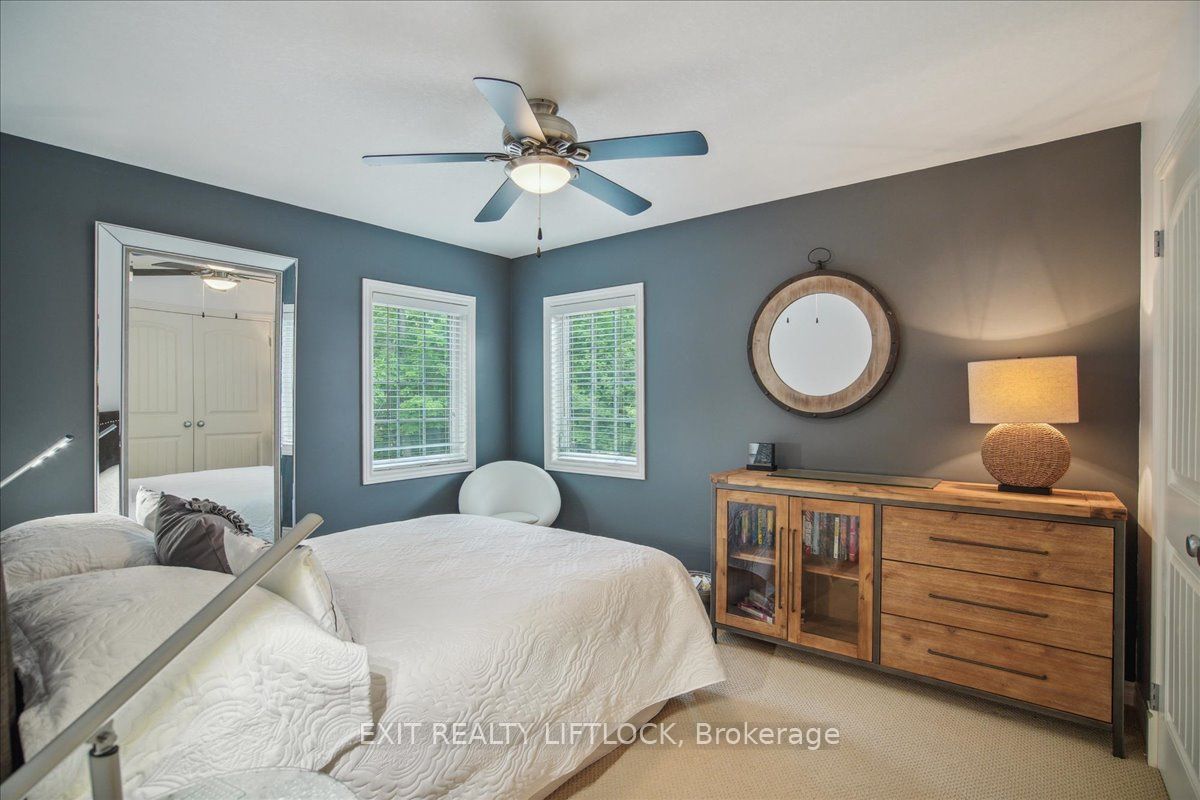 400 5th Line W Property Photo 33