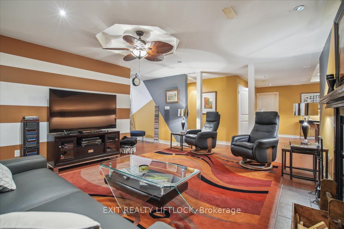 400 5th Line W Property Photo 37