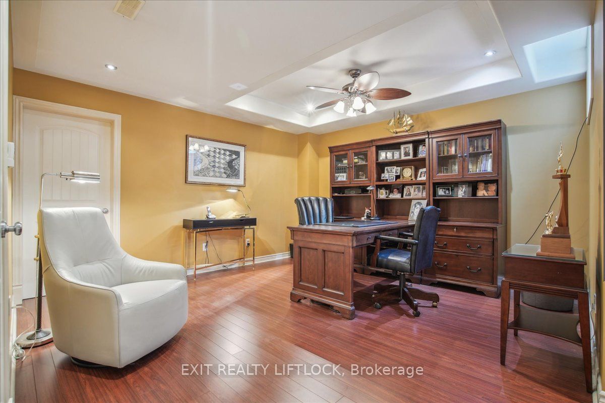 400 5th Line W Property Photo 38