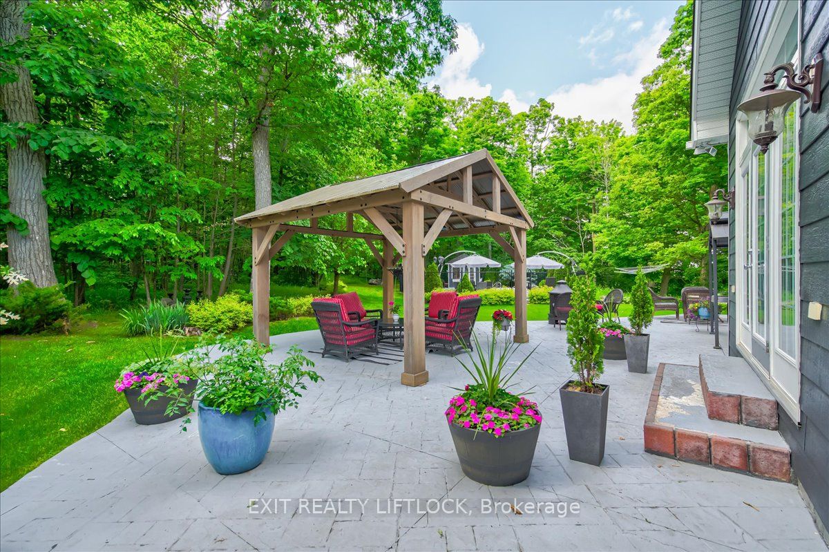 400 5th Line W Property Photo 43