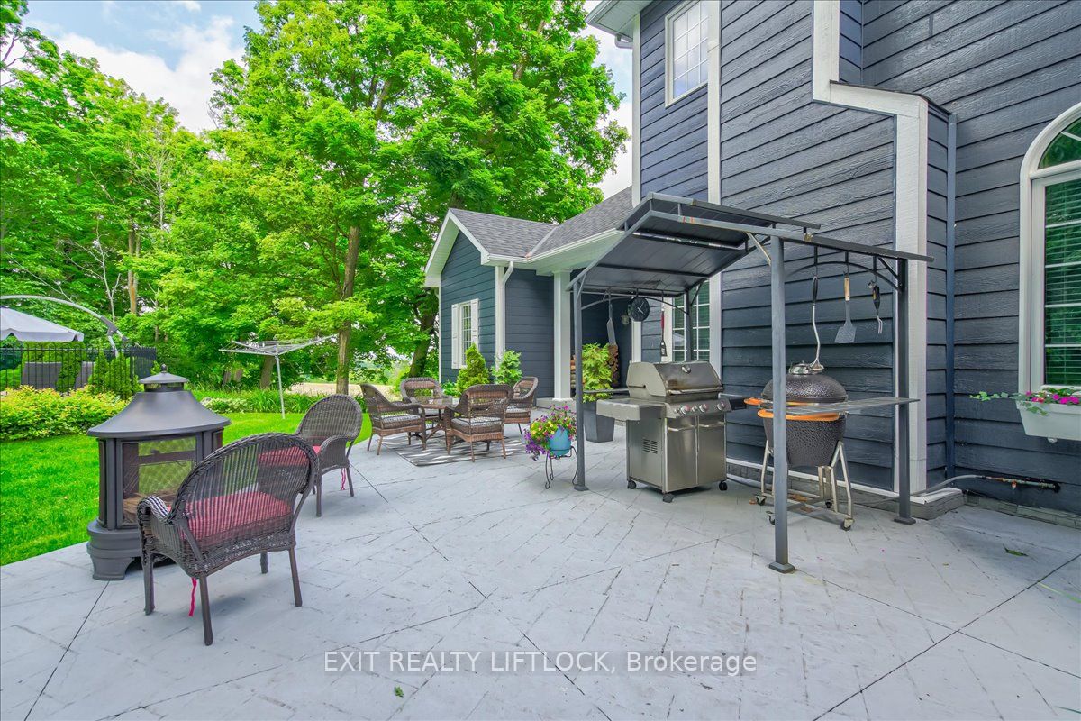 400 5th Line W Property Photo 45