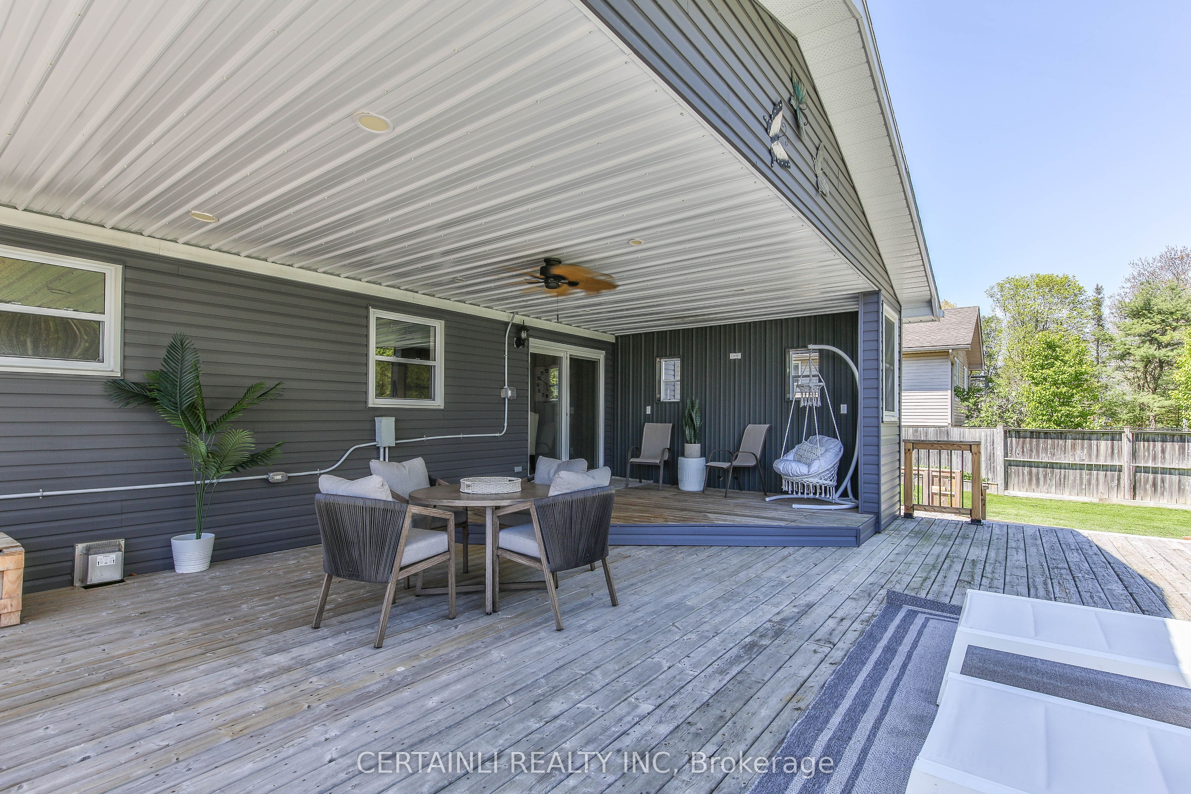 50000 Dingle Street Property Photo 39