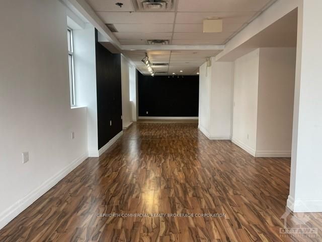 #101 & 105 - 722 Pitt Street Property Photo 4