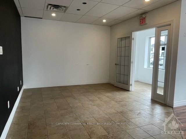 #101 & 105 - 722 Pitt Street Property Photo 10