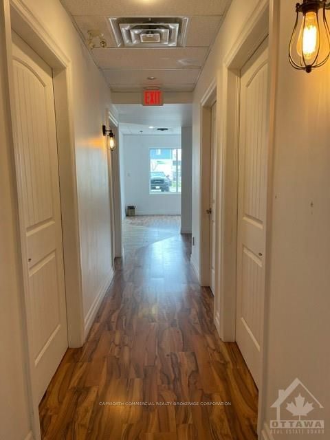 #101 & 105 - 722 Pitt Street Property Photo 13