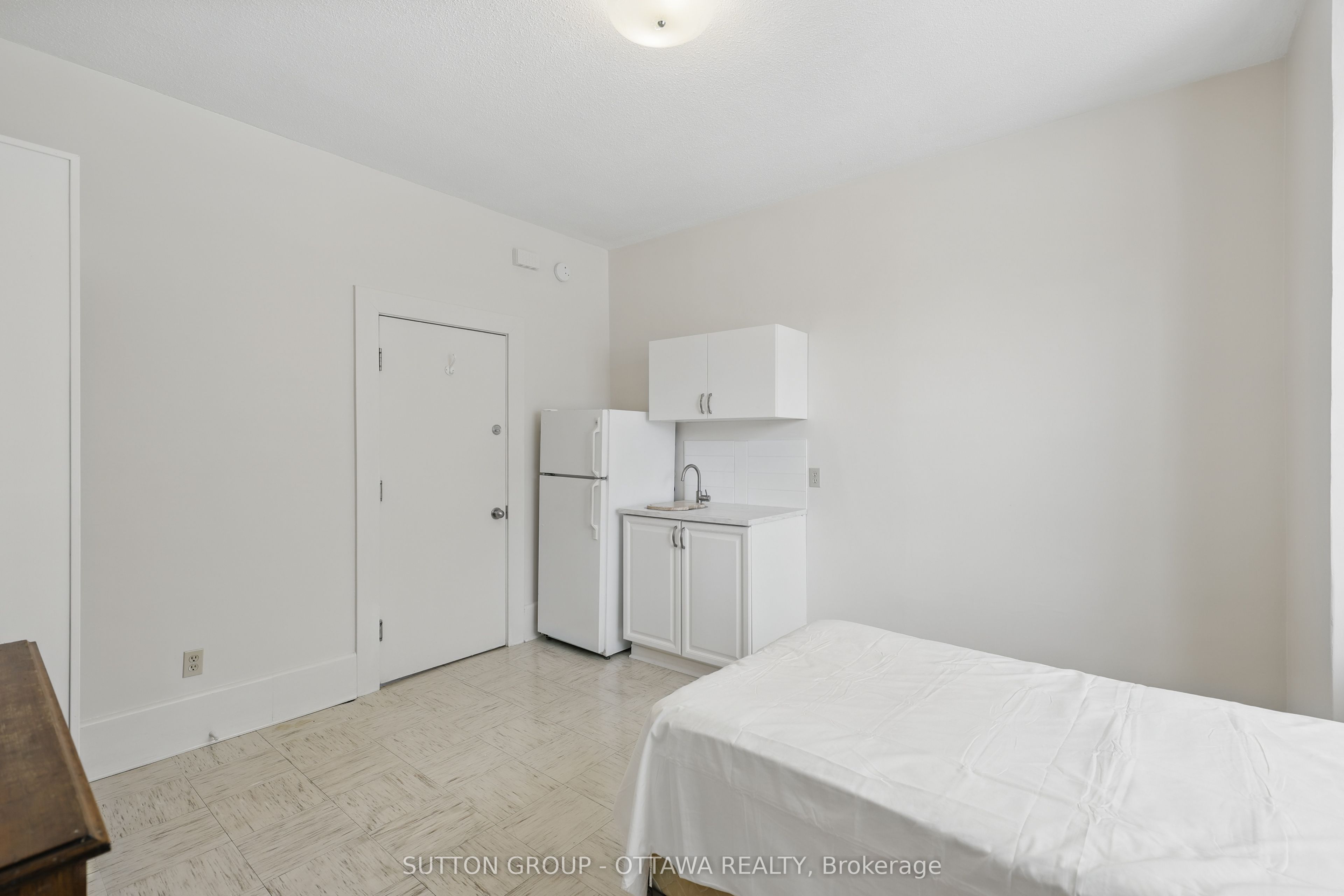 265 Parkdale Avenue Property Photo 19