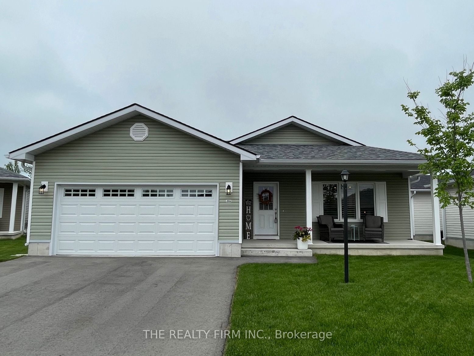 255 Lake Breeze Dr Property Photo 1