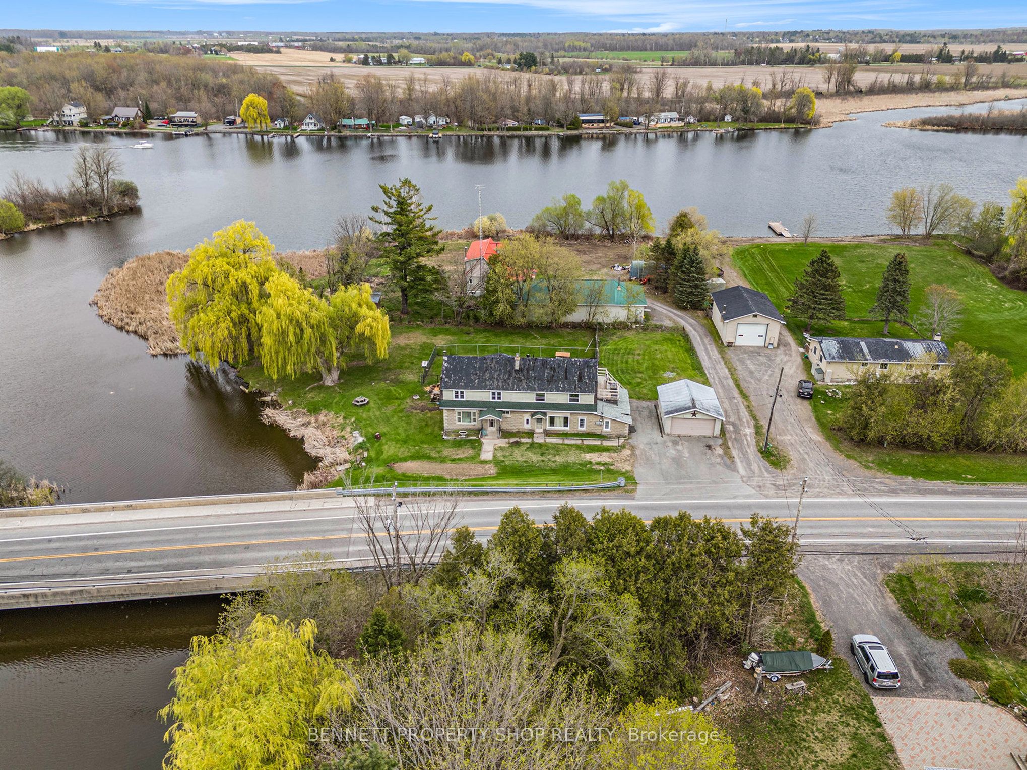 6763 Rideau Valley Drive Property Photo