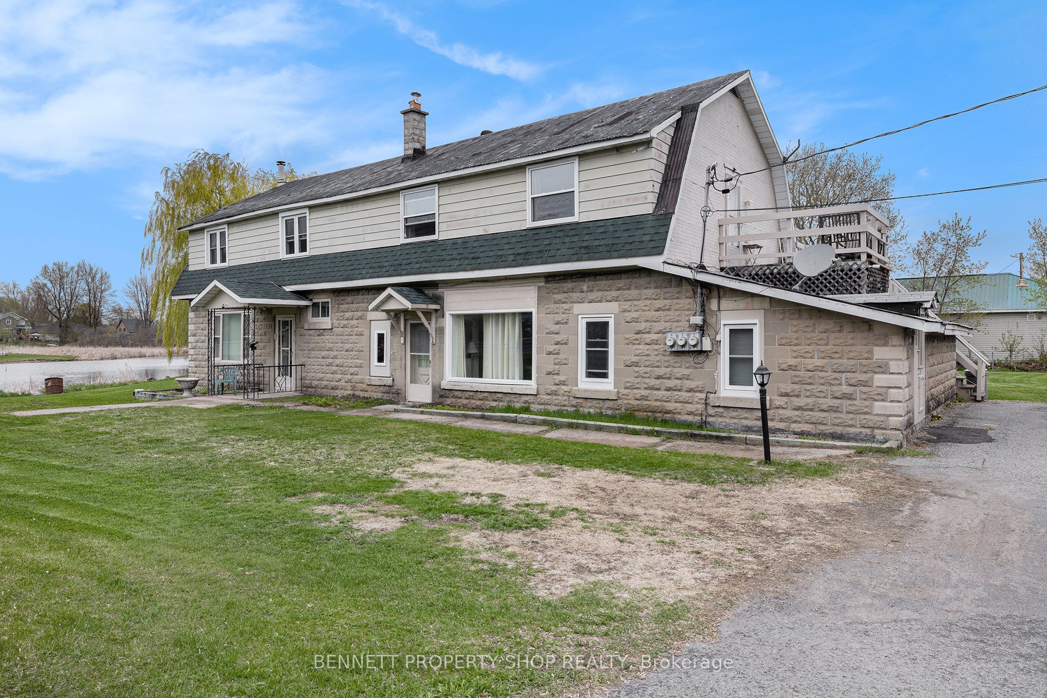 6763 Rideau Valley Drive Property Photo 1