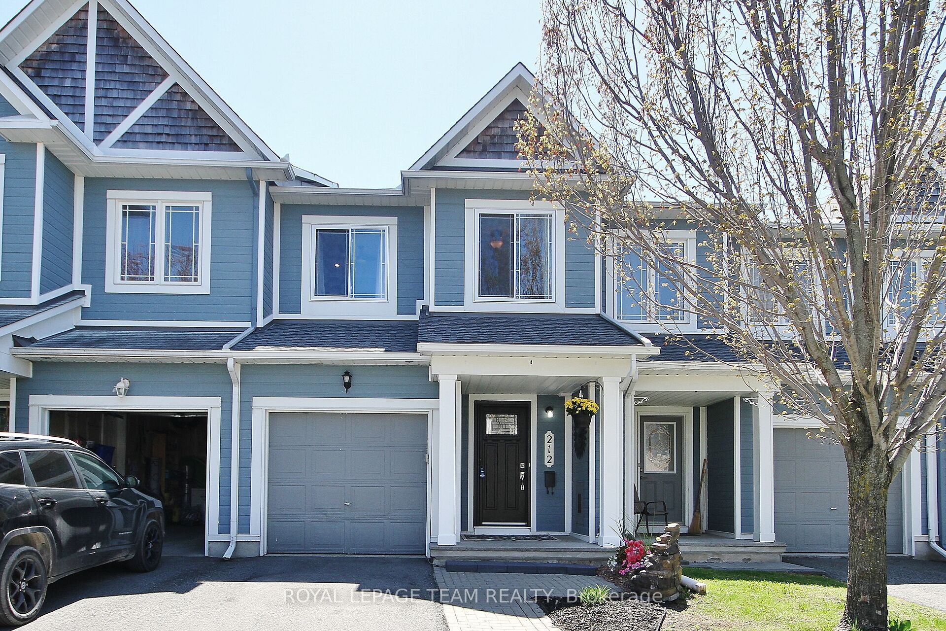 #129 - 212 Meadowbreeze Drive Property Photo 1