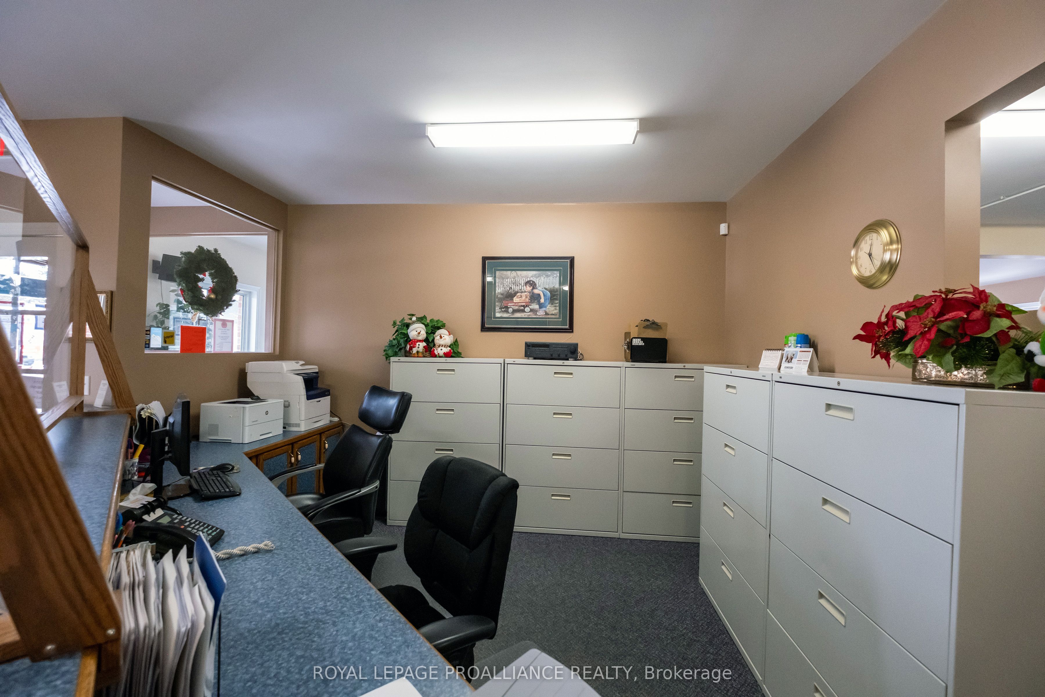 320 Sidney St Property Photo 7