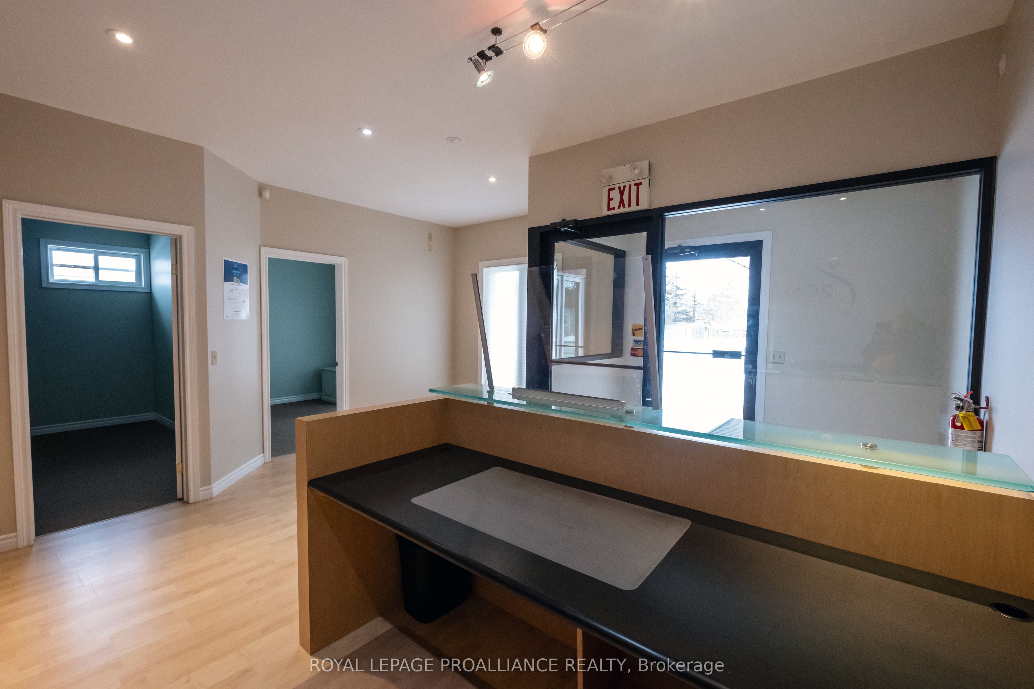 320 Sidney St Property Photo 18