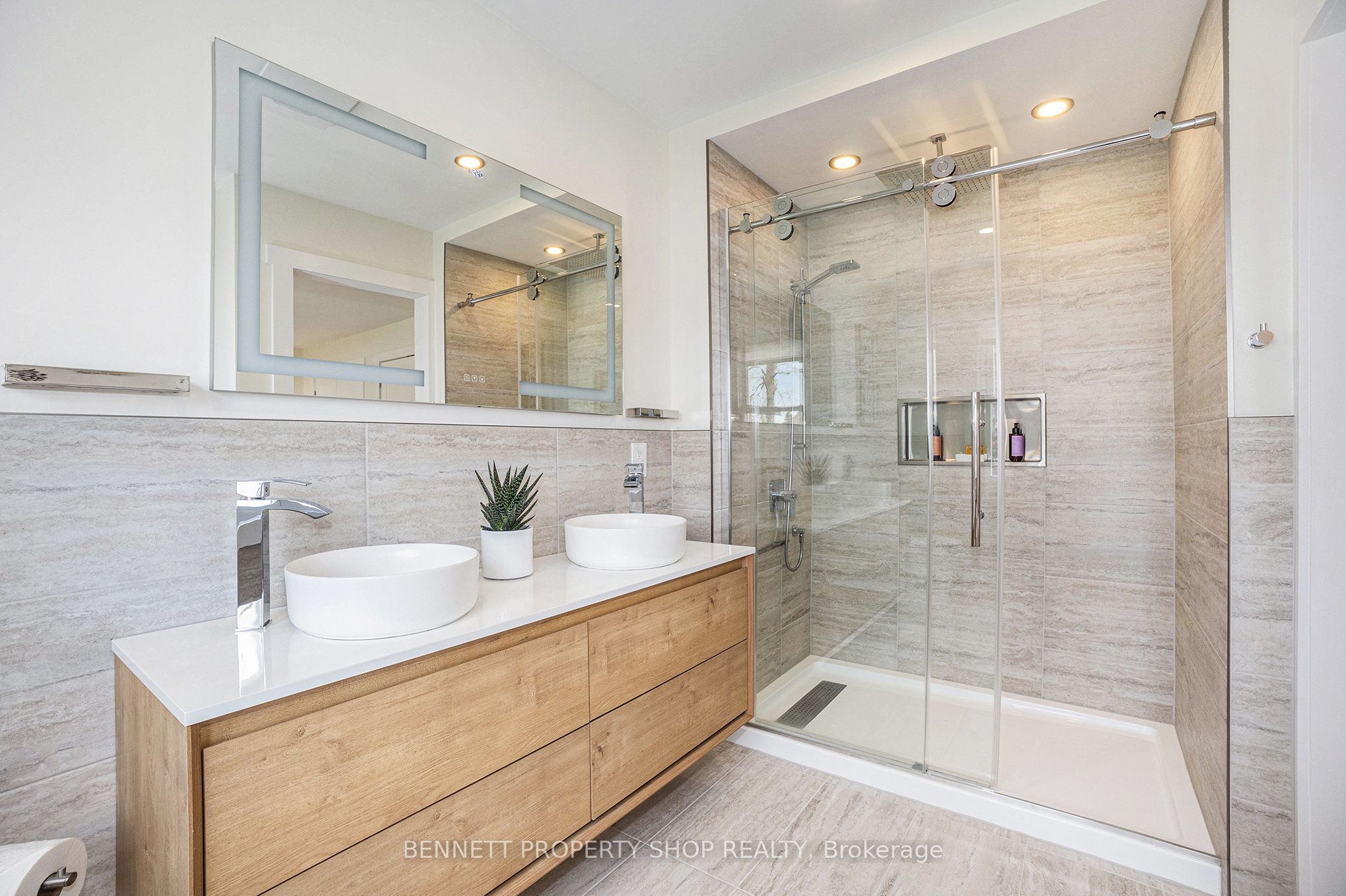 16084 Lakeside Drive Property Photo 17
