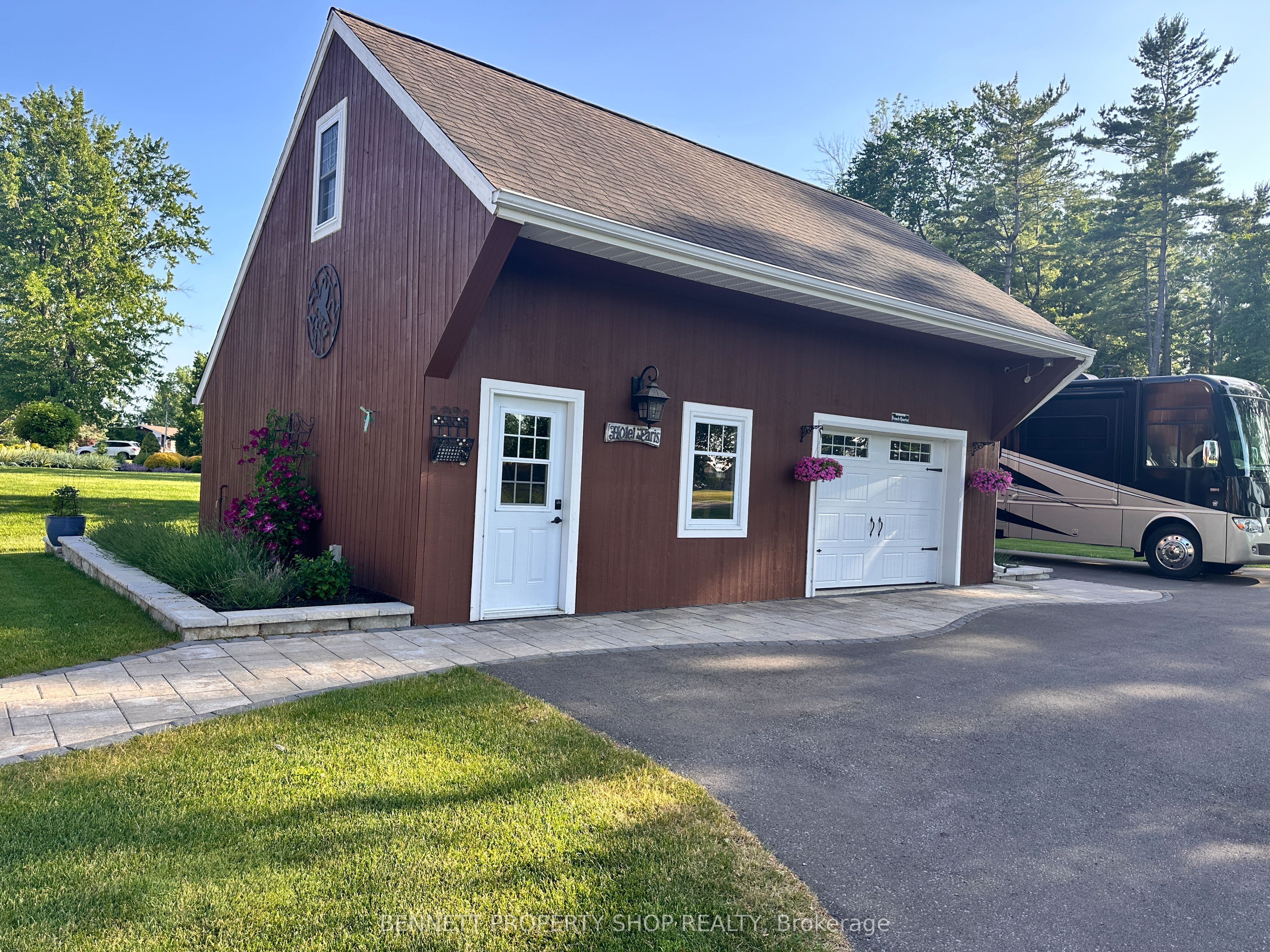16084 Lakeside Drive Property Photo 41
