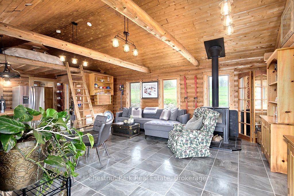 316270 3rd Line C N/a Property Photo 12