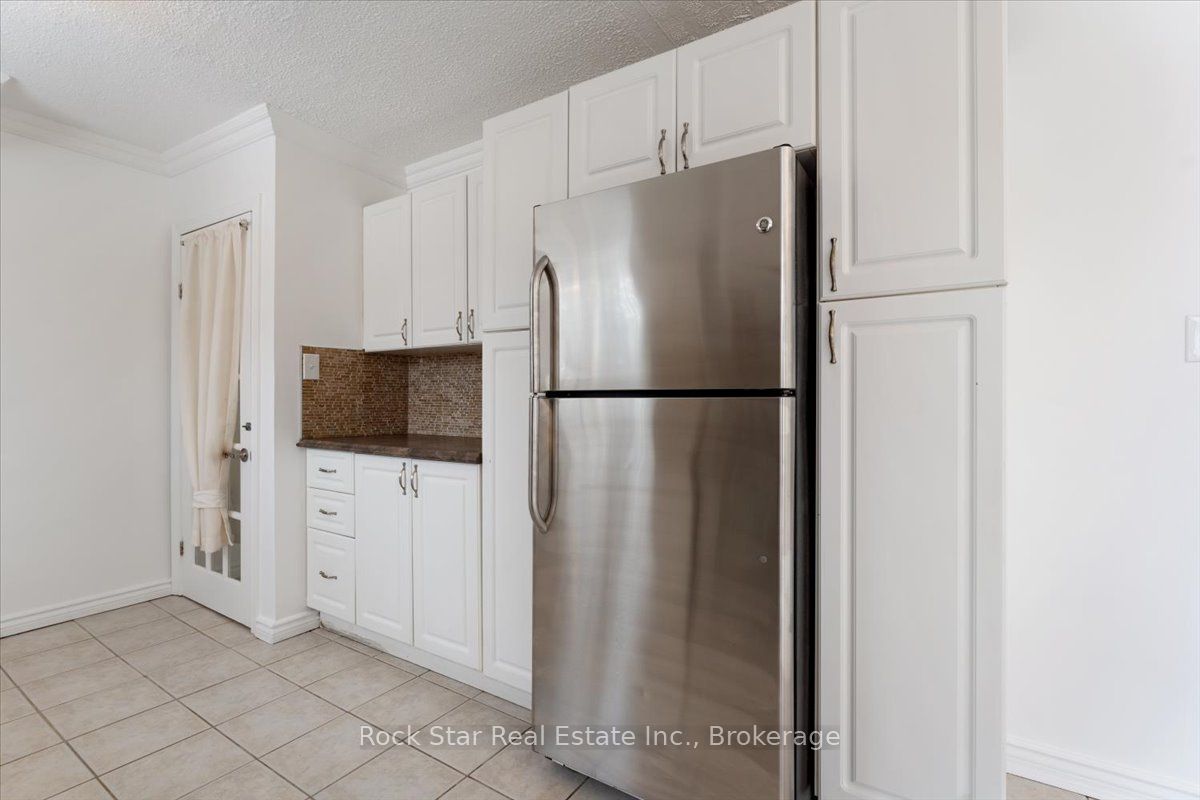 6952 Warden Avenue Property Photo 10