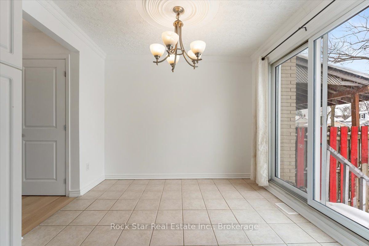 6952 Warden Avenue Property Photo 13