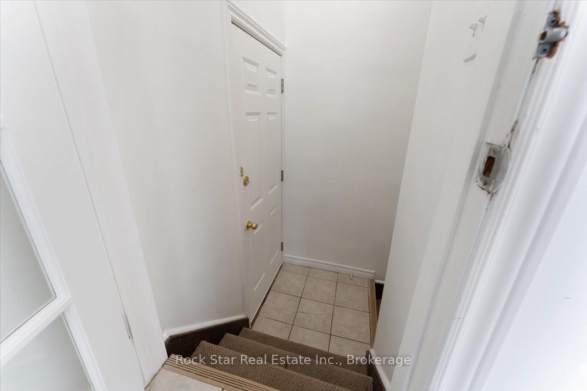 6952 Warden Avenue Property Photo 23