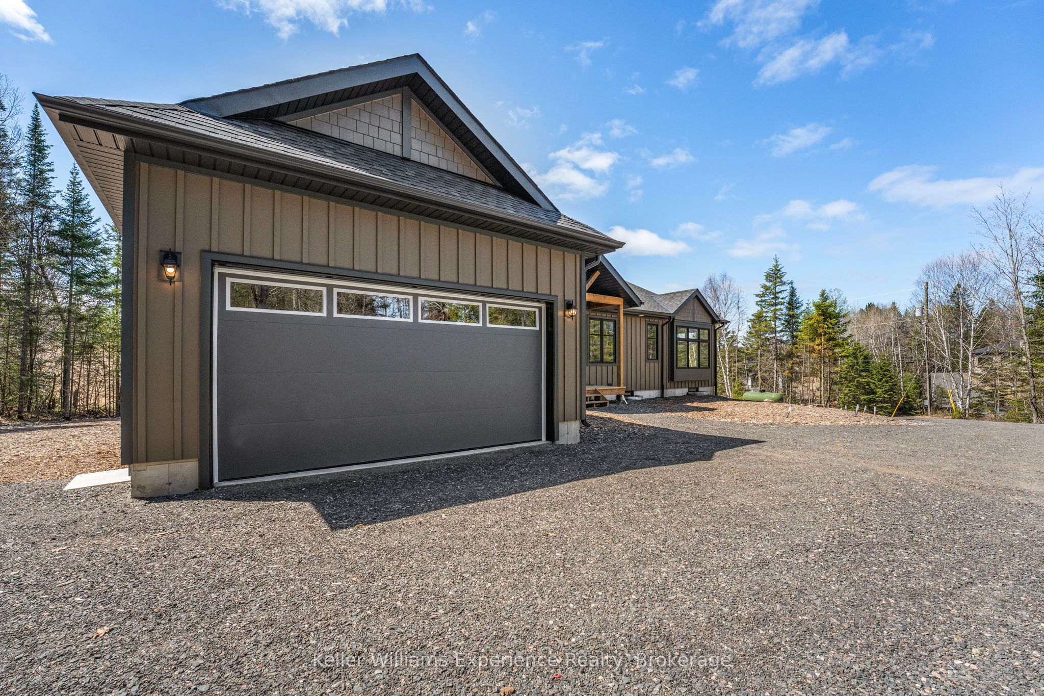 #85 - 1016 Pondview Court Property Photo 12