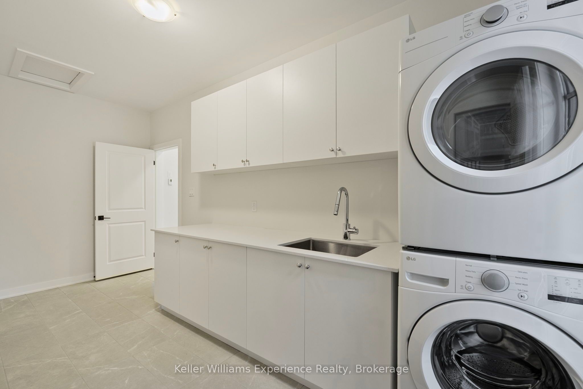 #85 - 1016 Pondview Court Property Photo 21
