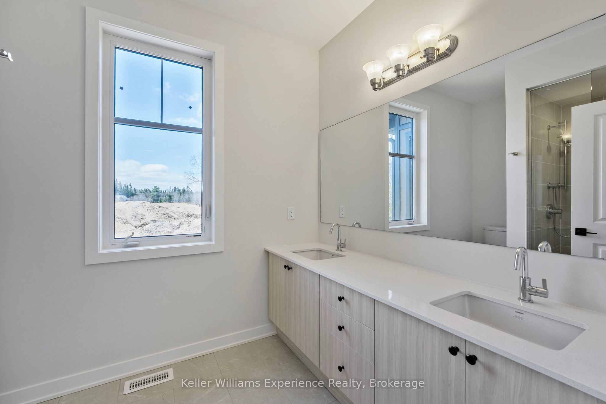 #85 - 1016 Pondview Court Property Photo 23