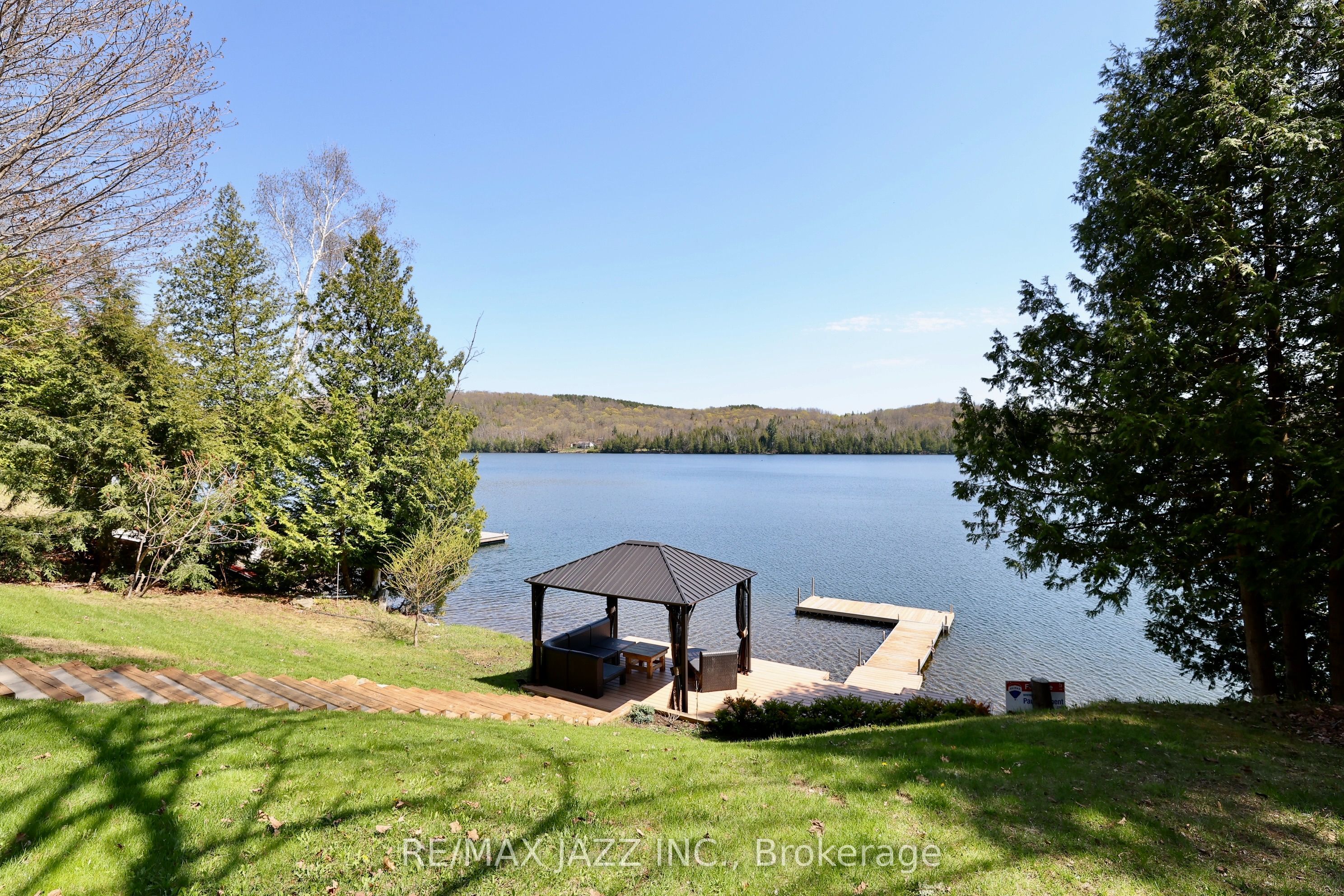 8 Willys Lane Property Photo 1