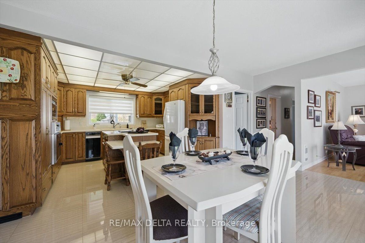 3 Maisonneuve St Property Photo 7