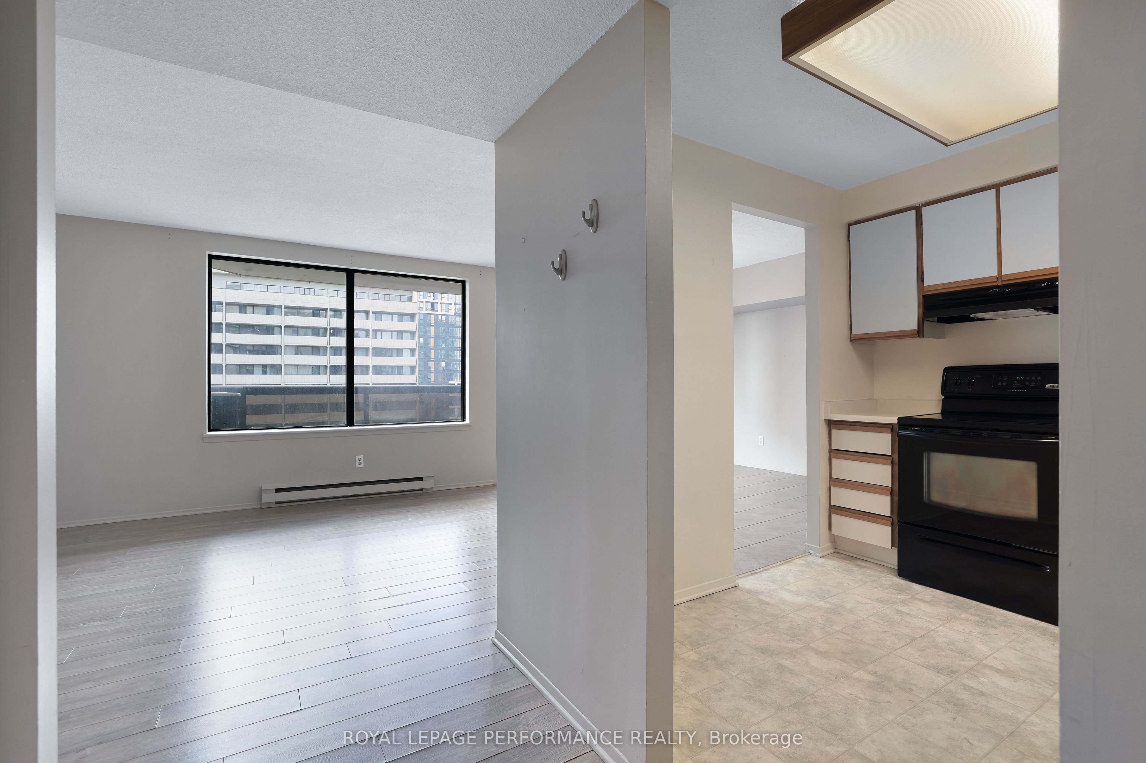 #1701 - 470 Laurier Avenue Property Photo 5