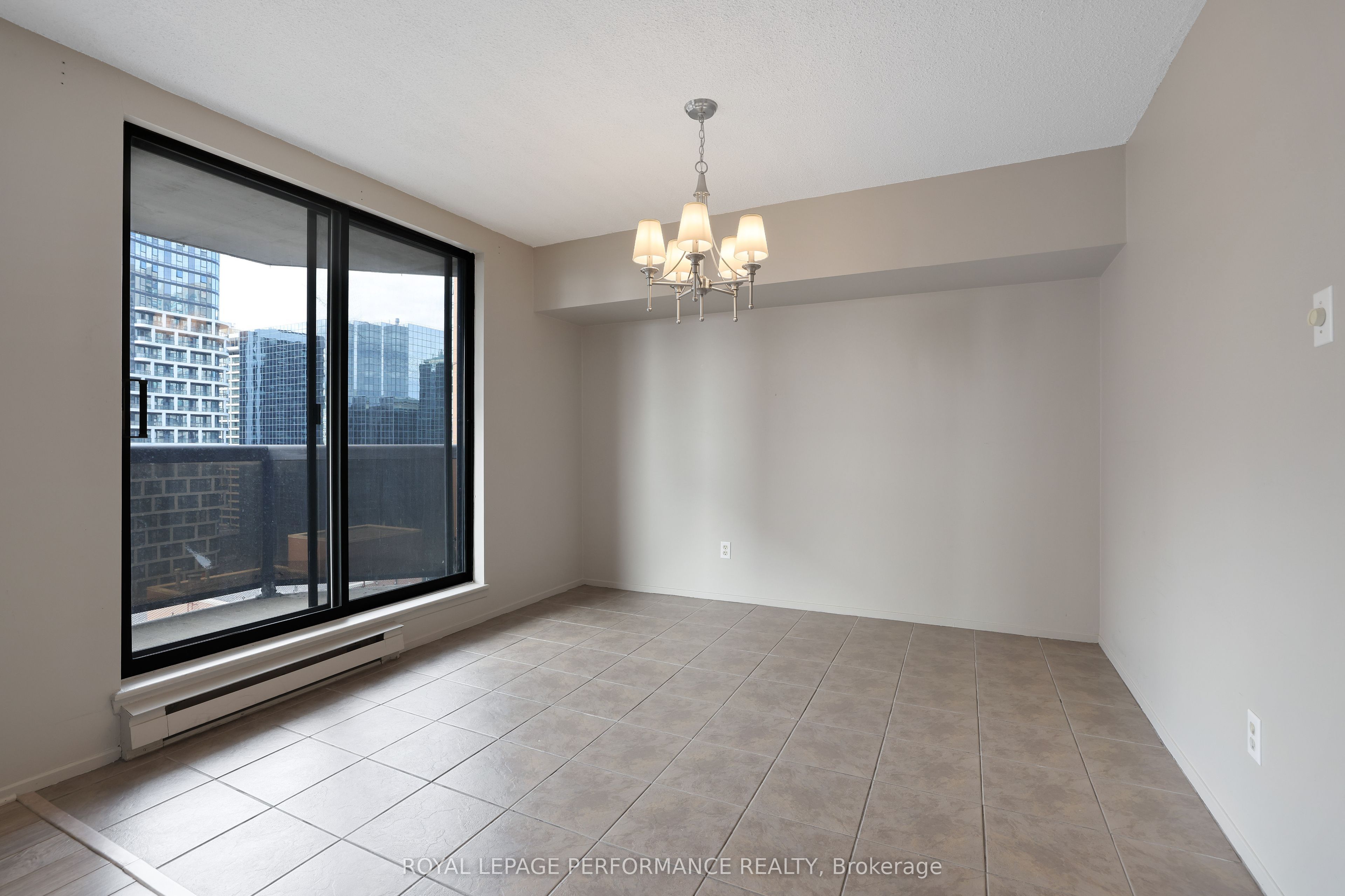 #1701 - 470 Laurier Avenue Property Photo 7