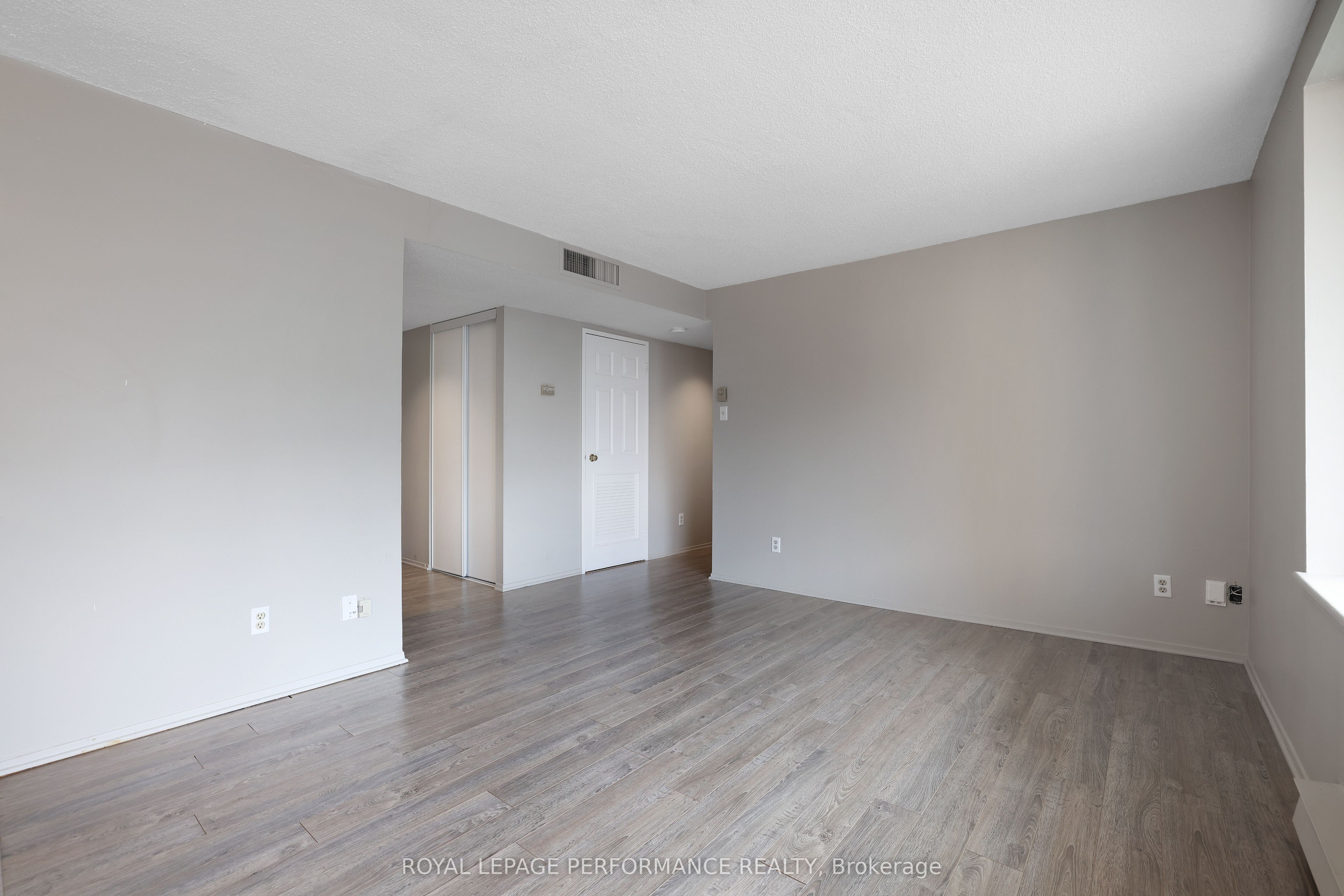 #1701 - 470 Laurier Avenue Property Photo 10