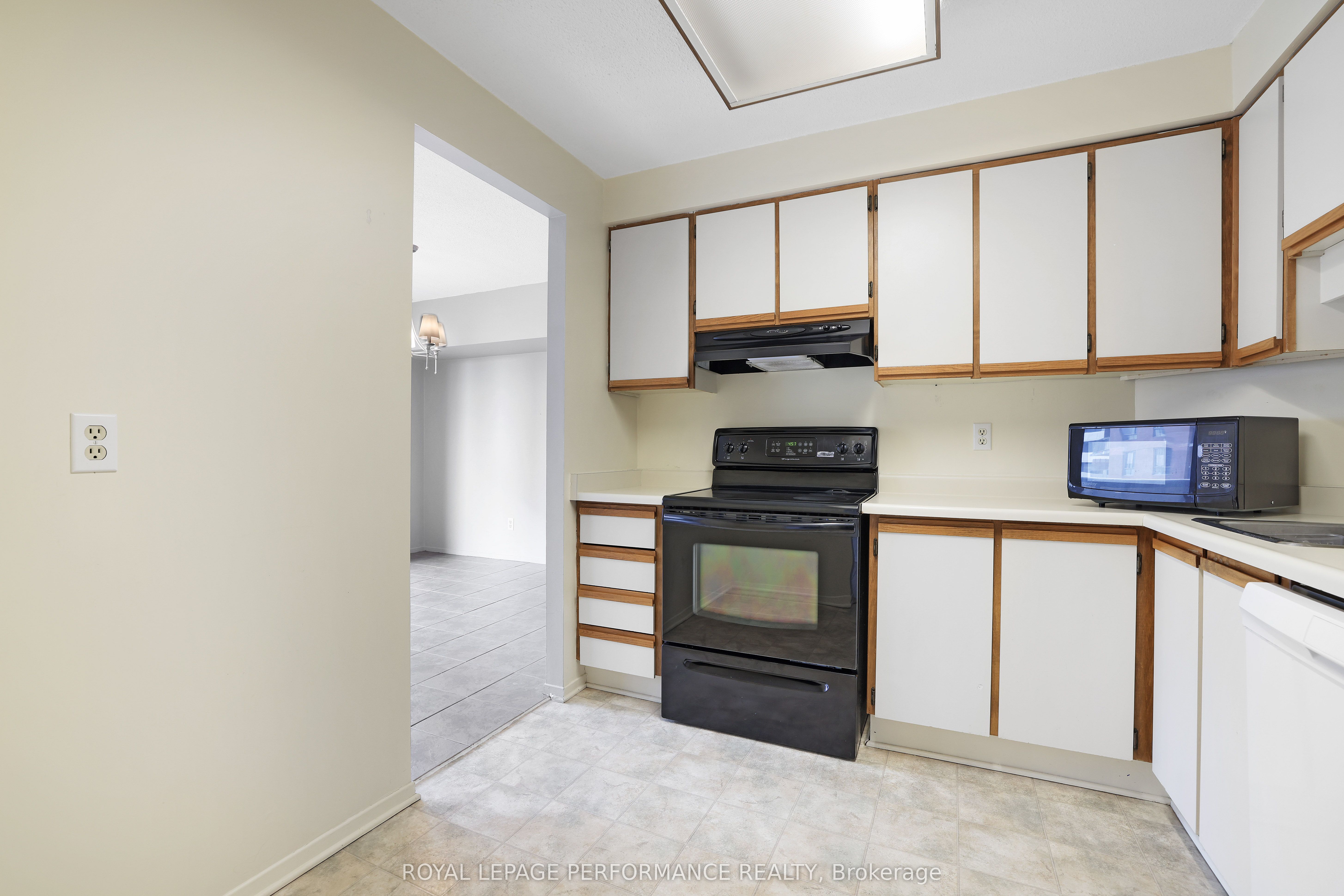 #1701 - 470 Laurier Avenue Property Photo 12