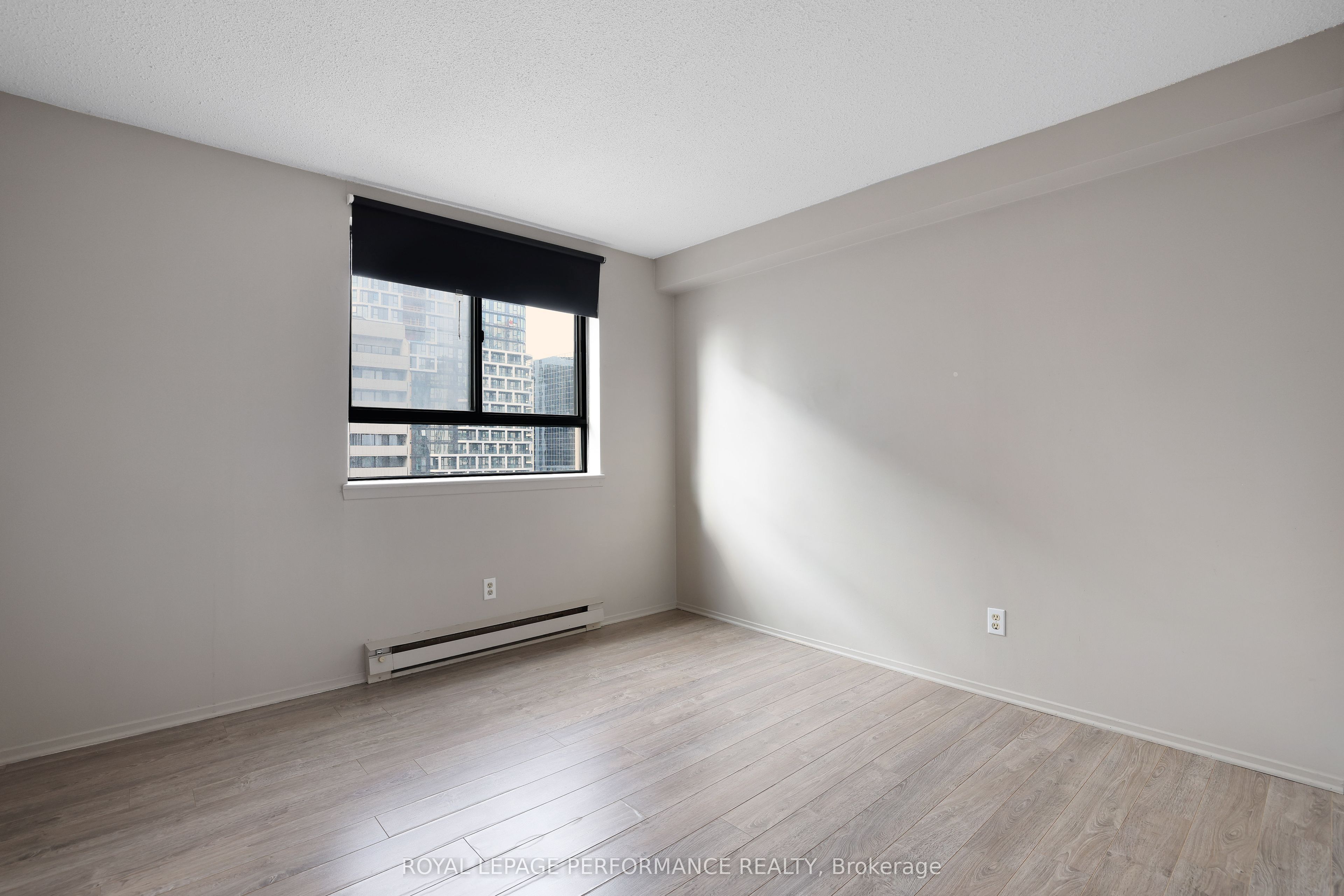 #1701 - 470 Laurier Avenue Property Photo 14