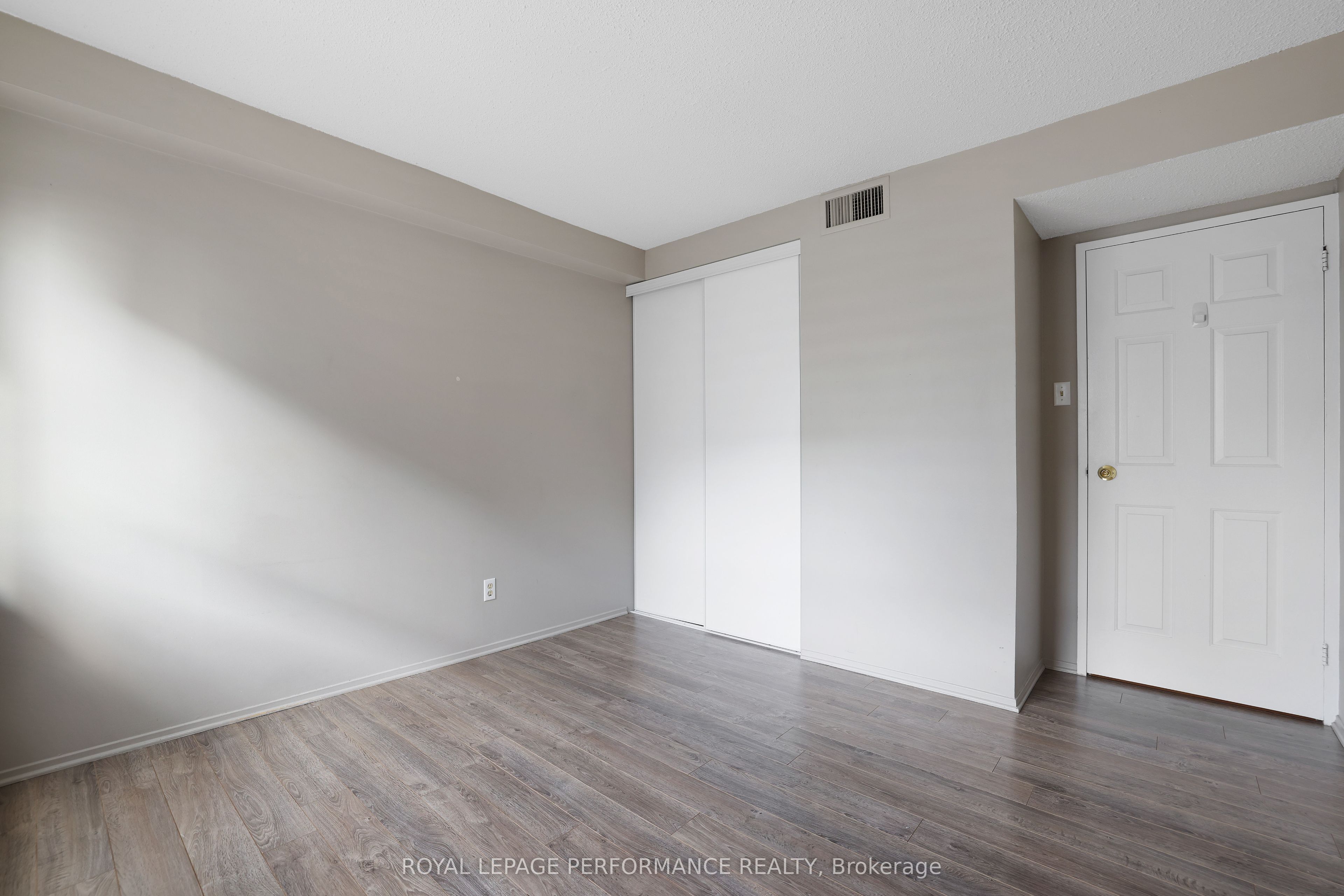 #1701 - 470 Laurier Avenue Property Photo 15