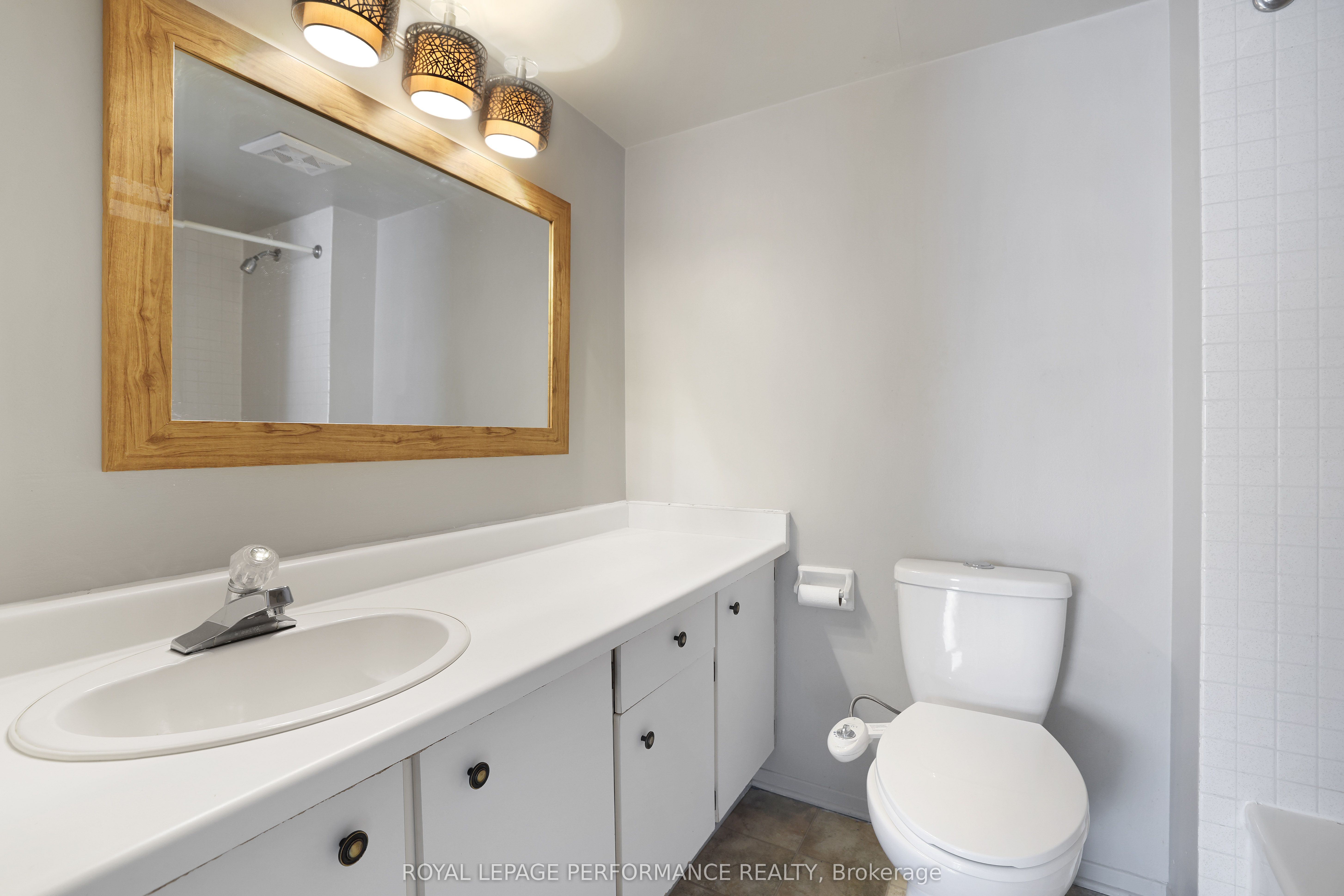#1701 - 470 Laurier Avenue Property Photo 17