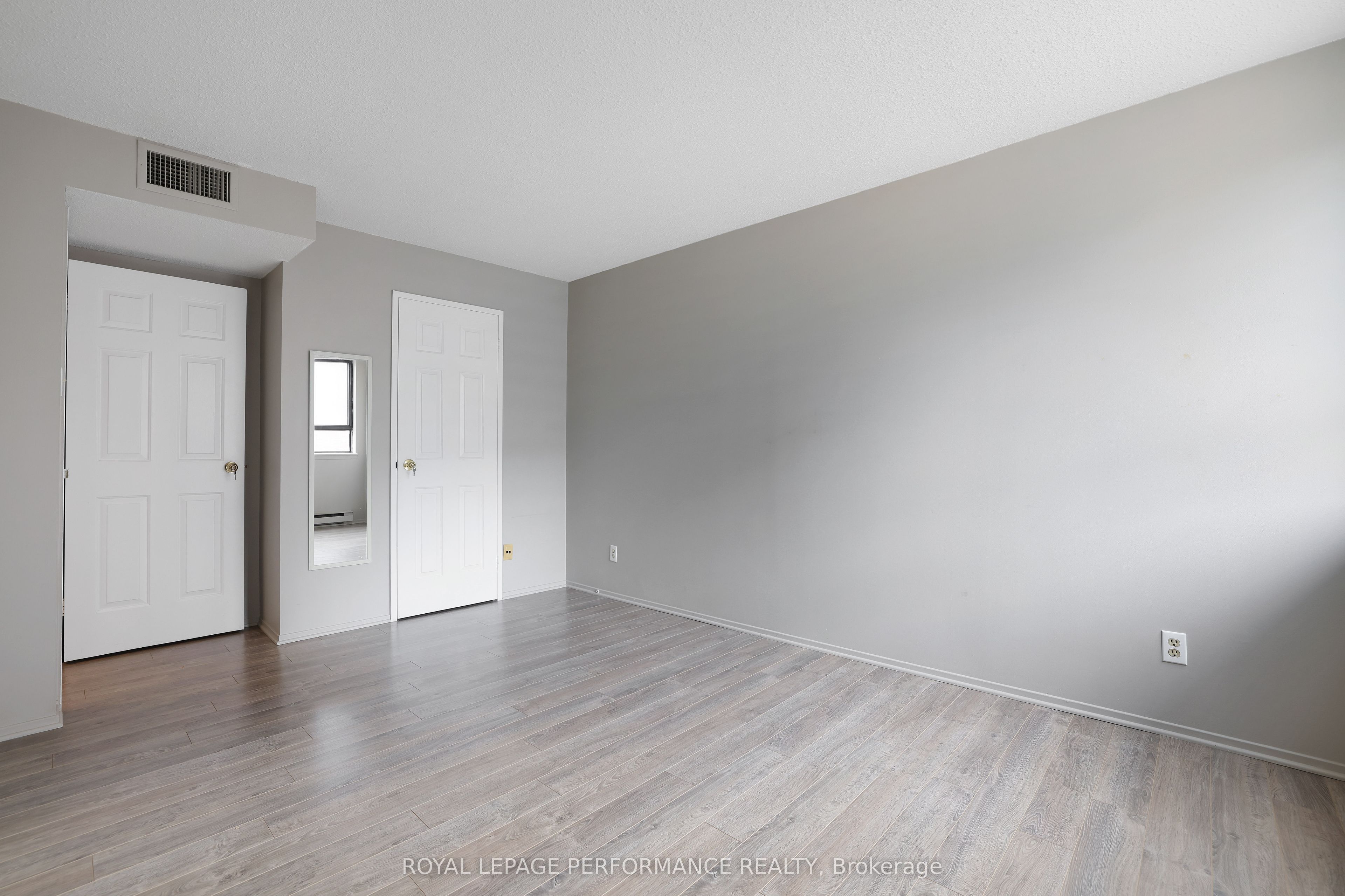 #1701 - 470 Laurier Avenue Property Photo 19